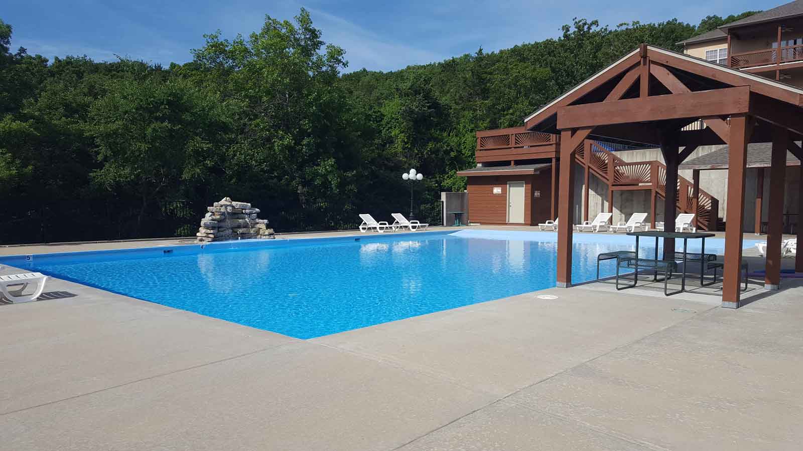 Pool-at-our-Branson-Rockwood-Condo-1.jpg