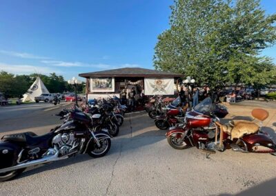 a group of motorcycles parked next to each other